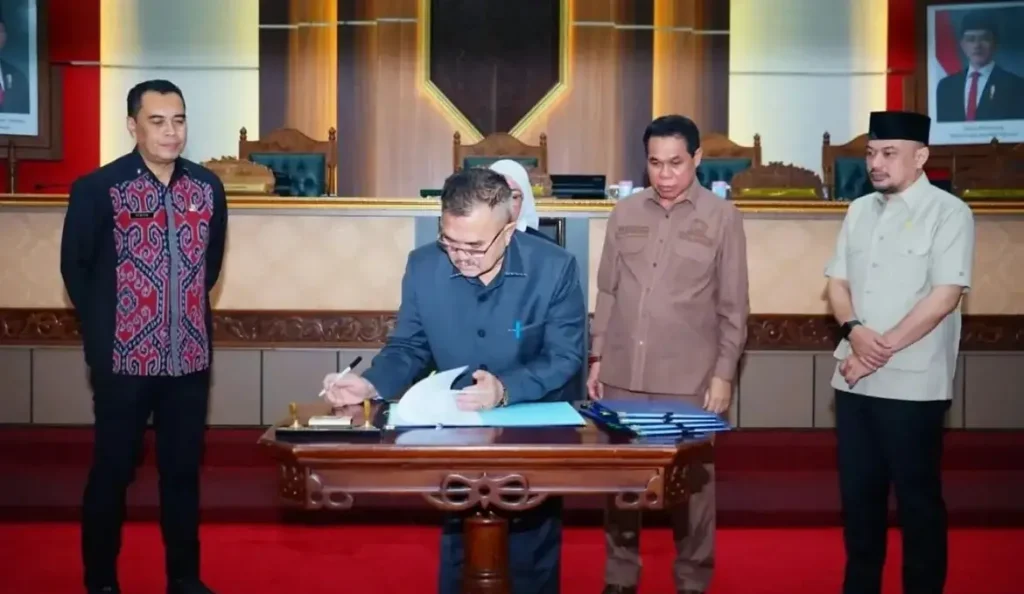 Pemprov Kalbar dan DPRD Kalbar menandatangani KUA-PPAS APBD 2027.