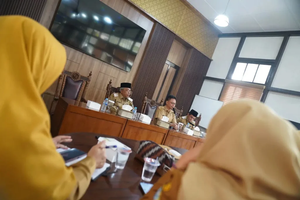 Pemkot Pontianak menyiapkan distribusi air bersih untuk menghadapi kemarau panjang.