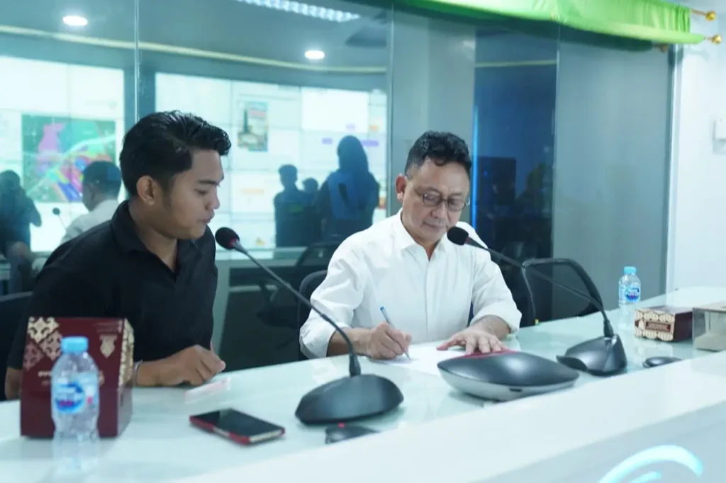 Wali Kota Pontianak Edi Rusdi Kamtono menerima audiensi Himpunan Mahasiswa Pontianak di Ruang Pontive Center.