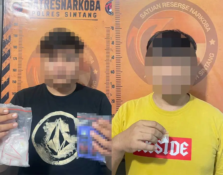 Polisi mengamankan dua pelaku, barang bukti sabu, ekstasi, uang tunai, dan cartridge vape dalam pengungkapan kasus narkoba di Sintang. (Res-Sintang)