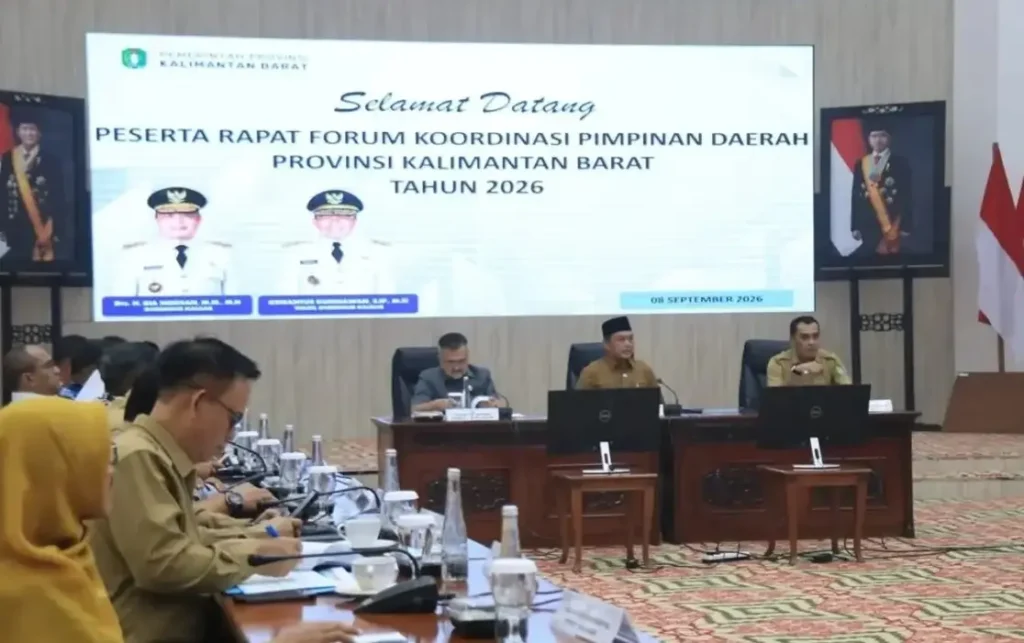 Gubernur Kalbar Ria Norsan memimpin Rapat Forkopimda Kalbar membahas karhutla dan krisis air di Balai Petitih Pontianak.