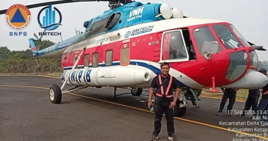 Dua helikopter dikerahkan Satgas Karhutla Kalbar untuk memantau titik panas dan wilayah rawan kebakaran dari udara.