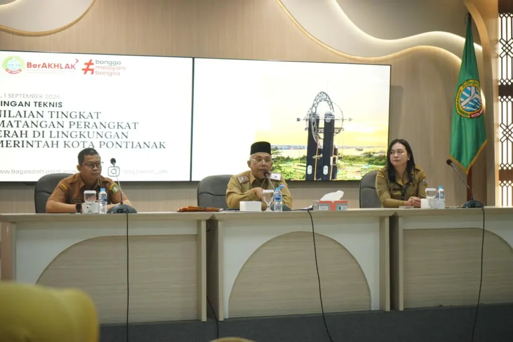 Sekda Kota Pontianak Amirullah membuka Sosialisasi Bimbingan Teknis Penilaian Tingkat Kematangan Perangkat Daerah.