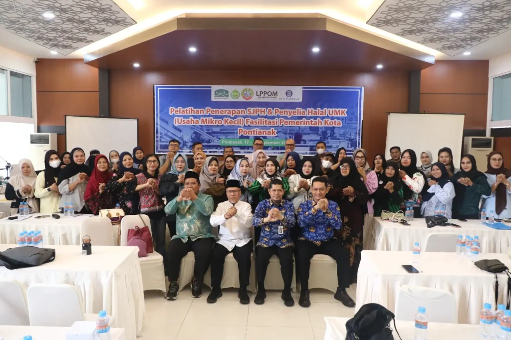 Kepala Diskumdag Kota Pontianak Ibrahim menghadiri pelatihan SJPH bagi pelaku UMKM di Aula Kantor Bank Indonesia Lama, Kamis (17/9/2026).
