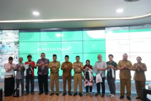 Foto bersama peluncuran SI PATUH PASAR atau Sistem Integrasi Pendampingan, Penataan, dan Kepatuhan Retribusi Pasar di Pontive Center, Selasa (22/9/2026).
