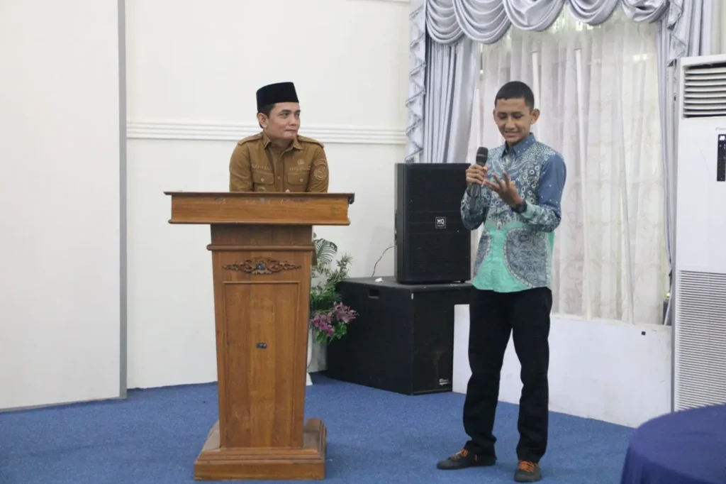Wakil Wali Kota Pontianak Bahasan berfoto bersama peserta Sosialisasi P4GN di Aula Rumah Dinas Wakil Wali Kota Pontianak, Selasa (29/9/2026).