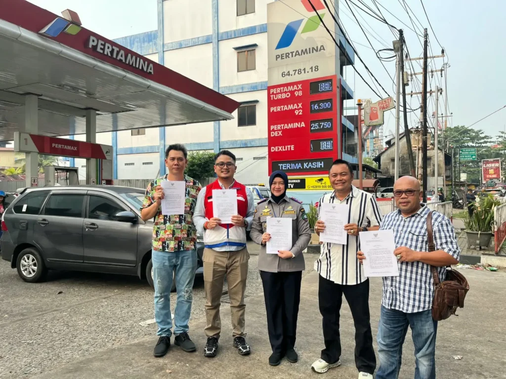 Dinas Perhubungan Kota Pontianak dan stakeholder terkait menyosialisasikan edaran Ketentuan Pembelian BBM Solar Bersubsidi di Kota Pontianak di SPBU Gertak 1, Selasa (29/6/2026) sore.