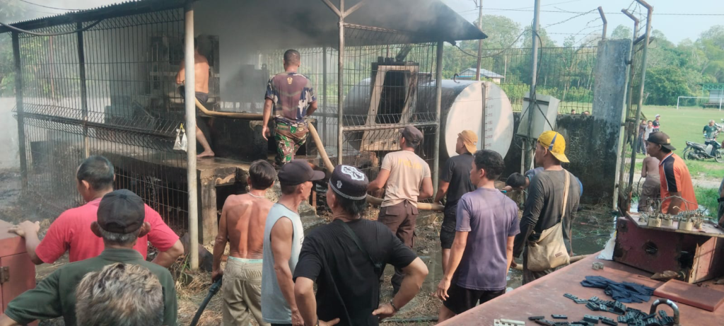 Dua mesin utama berupa genset DEUTZ dan mesin Yanmar pada tower telekomunikasi Indosat di Dusun Jaya Laksana, Desa Nanga Embaloh, Kapuas Hulu, hangus terbakar dengan kerugian ditaksir Rp90 juta, Jumat (9/10/2026). (Foto: Res-Kapuas Hulu)