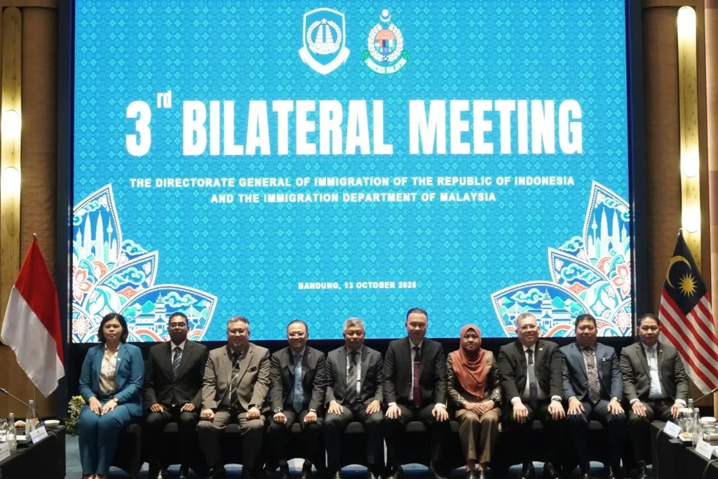 Pertemuan bilateral Imigrasi Indonesia dan Jabatan Imigresen Malaysia membahas penguatan keamanan perbatasan serta pemberantasan kejahatan lintas negara di Bandung. (Foto: JIM Malaysia)