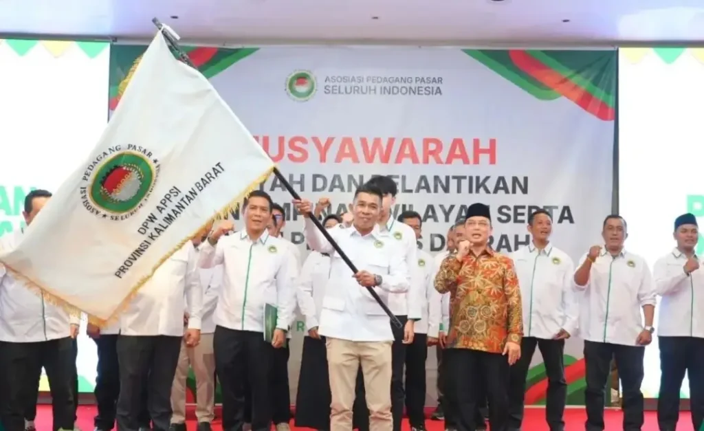 Gubernur Kalimantan Barat Ria Norsan menghadiri pengukuhan pengurus DPW dan DPD APPSI se-Kalbar di Hotel Alimoer, Sabtu (10/10/2026), sekaligus mendorong terciptanya perdagangan yang sehat dan berkelanjutan.