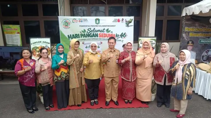 Ketua TP PKK Kalbar Erlina Ria Norsan membuka peringatan Hari Pangan Sedunia ke-46 di Pontianak.