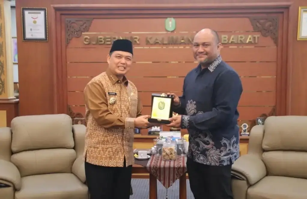 Gubernur Kalimantan Barat Ria Norsan menerima kunjungan silaturahmi Konsul Malaysia yang baru, Encik Idham Zuhri bin Mohamed Yunus, di Pontianak.