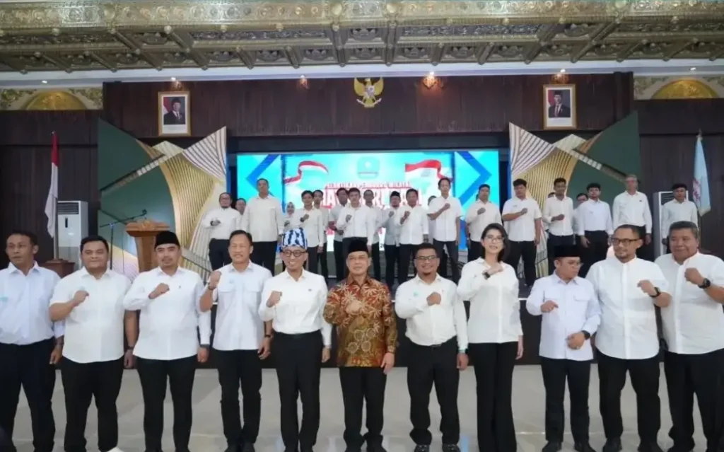 Gubernur Kalimantan Barat Ria Norsan menghadiri pelantikan Pengurus Wilayah Matahari Pagi Indonesia (MPI) Kalbar yang dipimpin Ageng Novly Satriadi di Pendopo Gubernur Kalbar, Pontianak, Sabtu (10/10/2026).