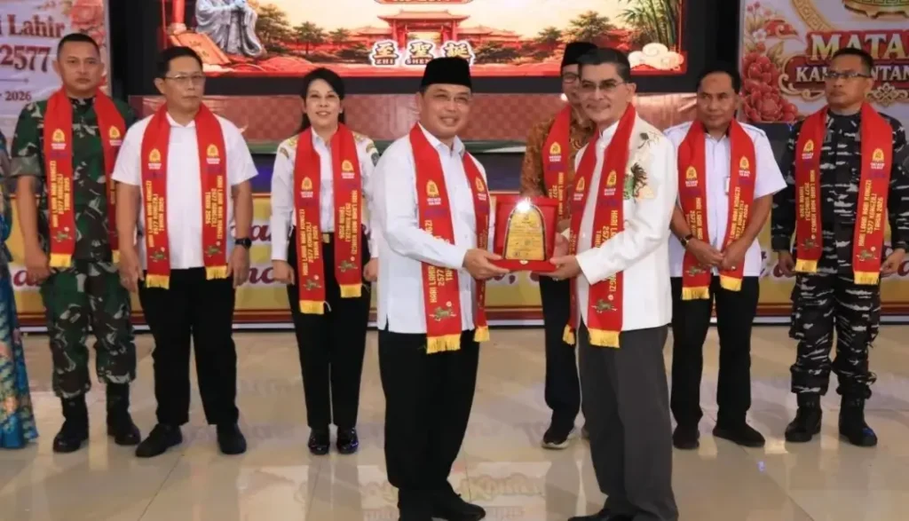 Gubernur Kalbar Ria Norsan menghadiri Peringatan Hari Lahir Nabi Kongzi 2577 di Pendopo Gubernur Kalbar.