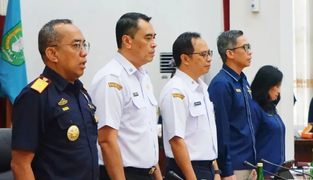 Pj Sekda Kalbar Hendra dalam konferensi pers APBN/APBD Kalimantan Barat di Kantor Gubernur Kalbar.