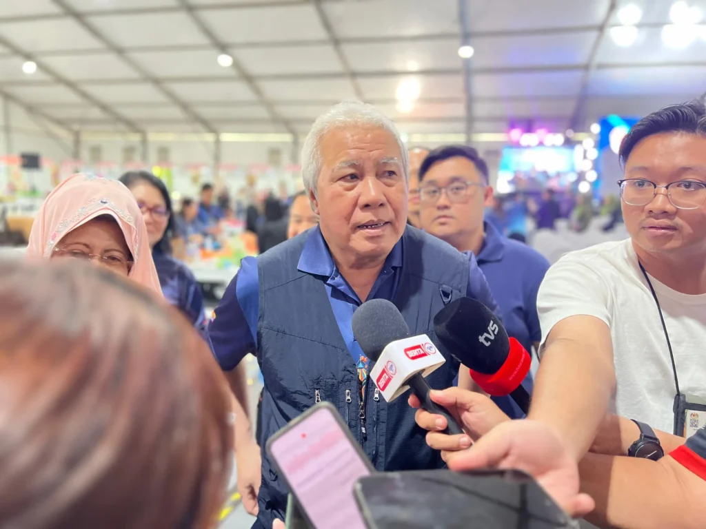 Deputi Premier Sarawak Datuk Amar Awang Tengah Ali Hasan menyampaikan rencana pembukaan kantor perdagangan dan pariwisata Sarawak di Pontianak. (Foto: Istimewa)