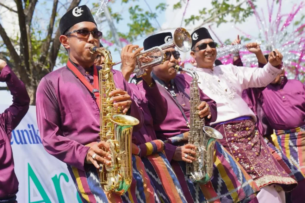 Wali Kota Pontianak Edi Rusdi Kamtono mengajak warga memperindah lingkungan untuk memeriahkan HUT ke-255 Pontianak.