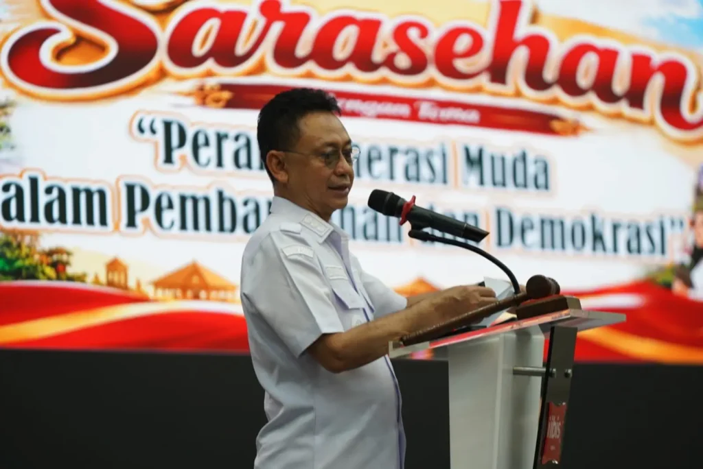 Wali Kota Pontianak Edi Rusdi Kamtono saat menjadi narasumber dalam Sarasehan Pendidikan Politik Masyarakat di Hotel Ibis, Rabu (21/10/2026).