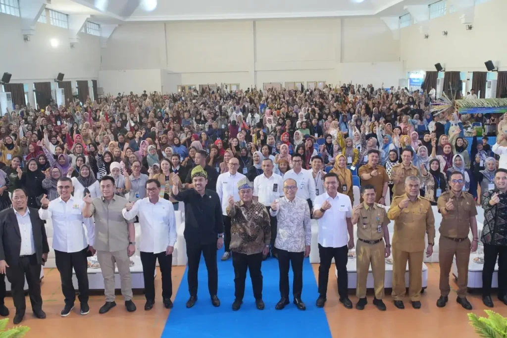 Kegiatan PNM PKU Akbar bertema Budaya Lestari Usaha Berseri untuk mendukung perempuan pelaku usaha di Pontianak.