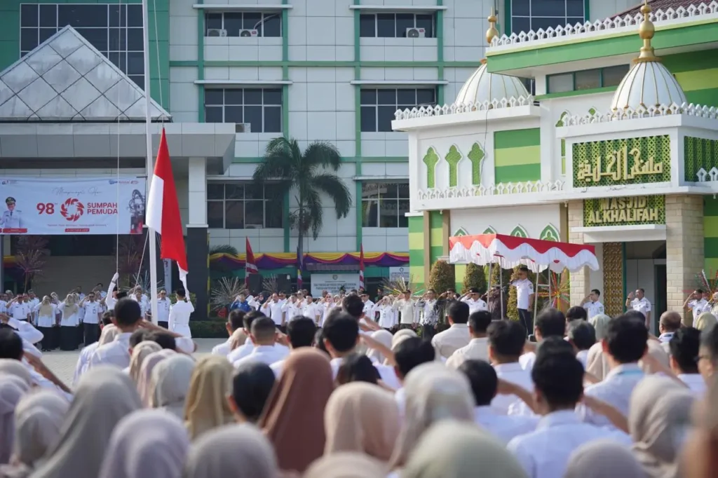 Wali Kota Pontianak Bahasan dalam peringatan Hari Sumpah Pemuda ke 93 di Halaman Kantor Wali Kota Pontianak, Rabu (28/10/2026).