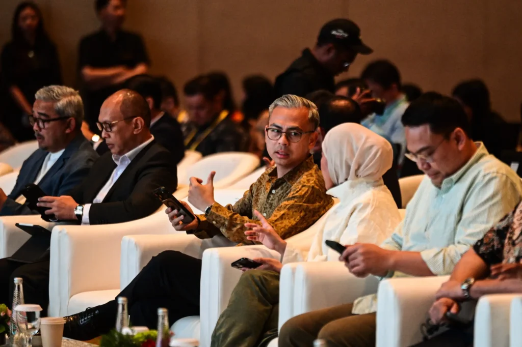 Menteri Komunikasi Indonesia dan Malaysia membahas perlindungan anak di ruang digital dalam Bali Tech Week 2026. (Foto: Komdigi)