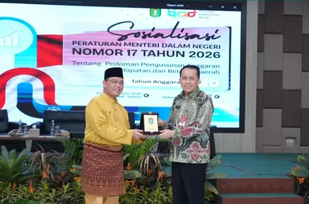 Gubernur Kalbar Ria Norsan membuka sosialisasi Permendagri Nomor 17 Tahun 2026 tentang pedoman penyusunan APBD 2027 di Kantor Gubernur Kalbar.