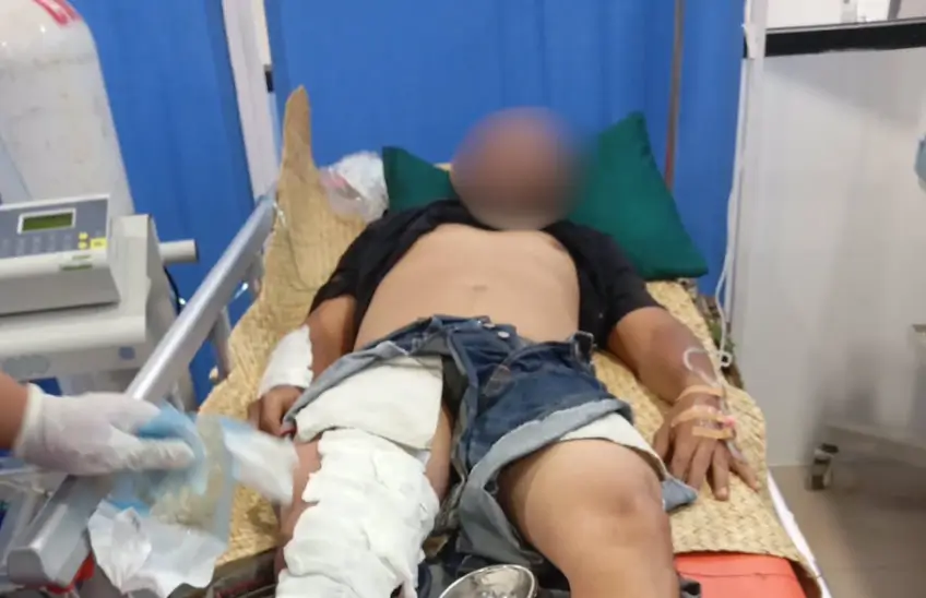 Warga Sambas diduga tersambar petir saat menunggu logistik program Makan Bergizi Gratis (MBG) di steher penyeberangan Dusun Sajad, Desa Tengguli, Kecamatan Sajad. (Foto: Res-Sbs)