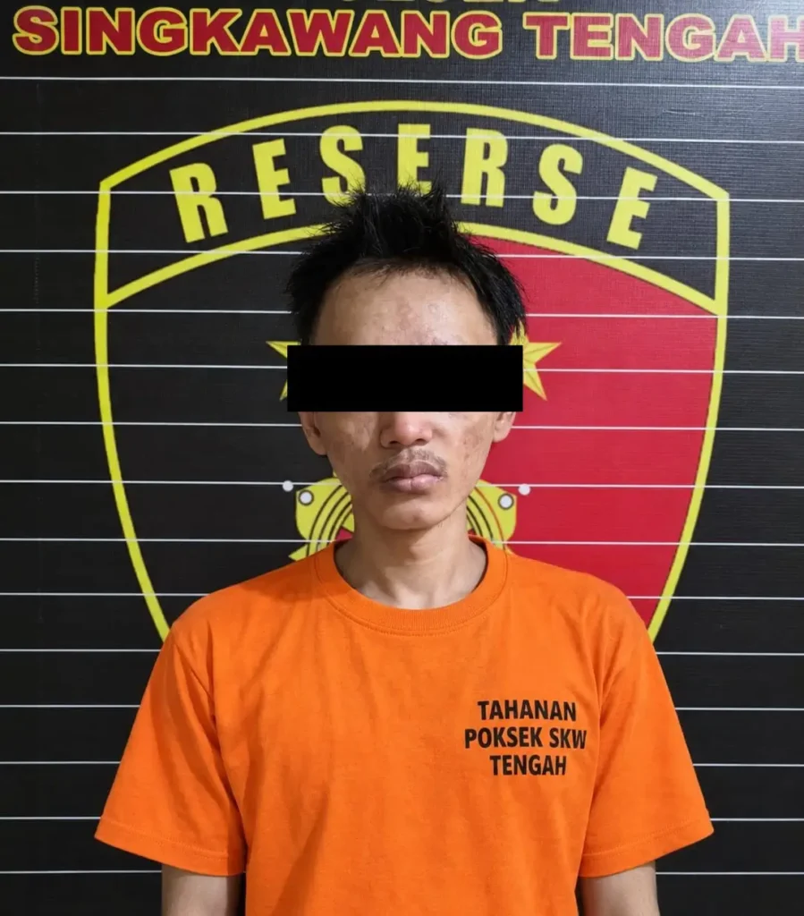 Pelaku pencurian di Kelurahan Roban, Singkawang, diamankan polisi bersama barang bukti sepeda fixie hasil curian. (Foto: Res-Skw)