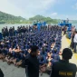 Petugas mengawal pemindahan narapidana risiko tinggi ke Lapas Nusakambangan, Jawa Tengah. (Foto: Ditjen Pas Kementerian Imipas)