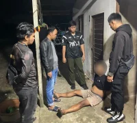 Pelaku curanmor saat dibekuk polisi di Sekayam, Kabupaten Sanggau.