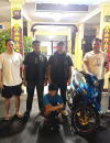 Polsek Sekayam mengamankan dua pria yang diduga mencuri motor Yamaha Jupiter Z1 milik penghuni kos. Motor korban diketahui diparkir tanpa kunci stang. (Res-Sgu)