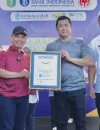 Gubernur Kalimantan Barat Ria Norsan saat menghadiri Festival Kuliner Kalbar dan menyaksikan penyajian 12 ribu porsi Lontong Sukadana di Pontianak