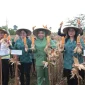 Donata Dirasig saat menghadiri panen raya jagung Program PKK Bengkayang di Kecamatan Sanggau Ledo.