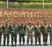 Tim Atase Militer Asean Tim atase militer ASEAN bentuk tim pemantau sementara gencatan senjata pasukan Thailand dan Kamboja. (The Phnom Penh Post)