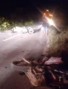 Petugas Polsek Jangkang melakukan olah TKP kecelakaan yang menewaskan seorang perangkat desa di Jalan Raya Balai Sebut–Kembayan, Kabupaten Sanggau.