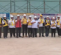 Wakil Bupati Kubu Raya Sukiryanto meninjau progres pembangunan RSUD TBSI yang telah mencapai 99 persen, Rabu (26/11/2025). (MC Kubu Raya)