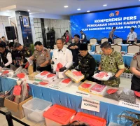 Gubernur Kalbar Ria Norsan bersama jajaran kepolisian menyampaikan penegakan hukum terhadap korporasi pelaku karhutla di Kalimantan Barat.