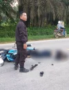 Petugas Polsek Tayan Hulu melakukan olah TKP kecelakaan maut yang melibatkan truk Mitsubishi Fuso dan sepeda motor Yamaha MX King di Jalan Raya Dusun Simpang Tanjung, Kabupaten Sanggau.