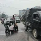 Kecelakaan truk tangki dan dua sepeda motor di Jalan Raya Sosok–Sanggau, Kecamatan Tayan Hulu, Sanggau. (Foto: Res-Sgu)