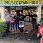 Pelaku penggelapan motor diamankan polisi di warung makan kawasan Simpang 3 Sosok Sanggau.