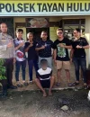 Pelaku penggelapan motor diamankan polisi di warung makan kawasan Simpang 3 Sosok Sanggau.