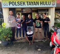 Pelaku penggelapan motor diamankan polisi di warung makan kawasan Simpang 3 Sosok Sanggau.