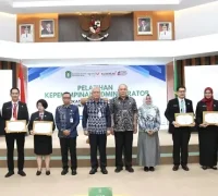 Sekda Kalbar Harisson menutup Pelatihan Kepemimpinan Administrator 2025 Sekda Kalbar Harisson menutup Pelatihan Kepemimpinan Administrator 2025. (MC Kalbar)