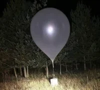 Balon penyelundup Belarus mengganggu jalur penerbangan di Lituania hingga memicu status darurat nasional. (Foto AP)