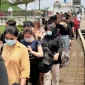 Proses pemulangan 49 WNI yang dideportasi dari Sarawak melalui perbatasan Tebedu–Entikong, Kalimantan Barat. (Foto: JIM Sarawak)