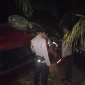 Mobil Daihatsu Terios terbalik di area perkebunan warga usai mengalami kecelakaan tunggal di Jalan Raya Beduai, Kabupaten Sanggau.