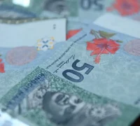 Ilustrasi - uang Ringgit Malaysia menguat dan unggul terhadap Rupiah Indonesia di pasar valuta asing. (freepik.com/wirestock)