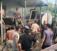 Dua mesin utama berupa genset DEUTZ dan mesin Yanmar pada tower telekomunikasi Indosat di Dusun Jaya Laksana, Desa Nanga Embaloh, Kapuas Hulu, hangus terbakar dengan kerugian ditaksir Rp90 juta, Jumat (9/10/2026). (Foto: Res-Kapuas Hulu)