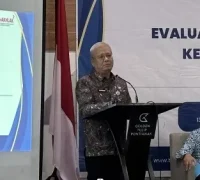 Sekda Kalbar Harisson memimpin rapat koordinasi administrasi kepala daerah dan DPRD di Pontianak 2025. (MC Kalbar)