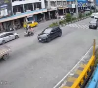 Kondisi lalu lintas di persimpangan Jalan Tanjungpura-Diponegoro (Parit Besar) yang bisa diakses melalui live streaming kanal Youtube Dishub Kota Pontianak.